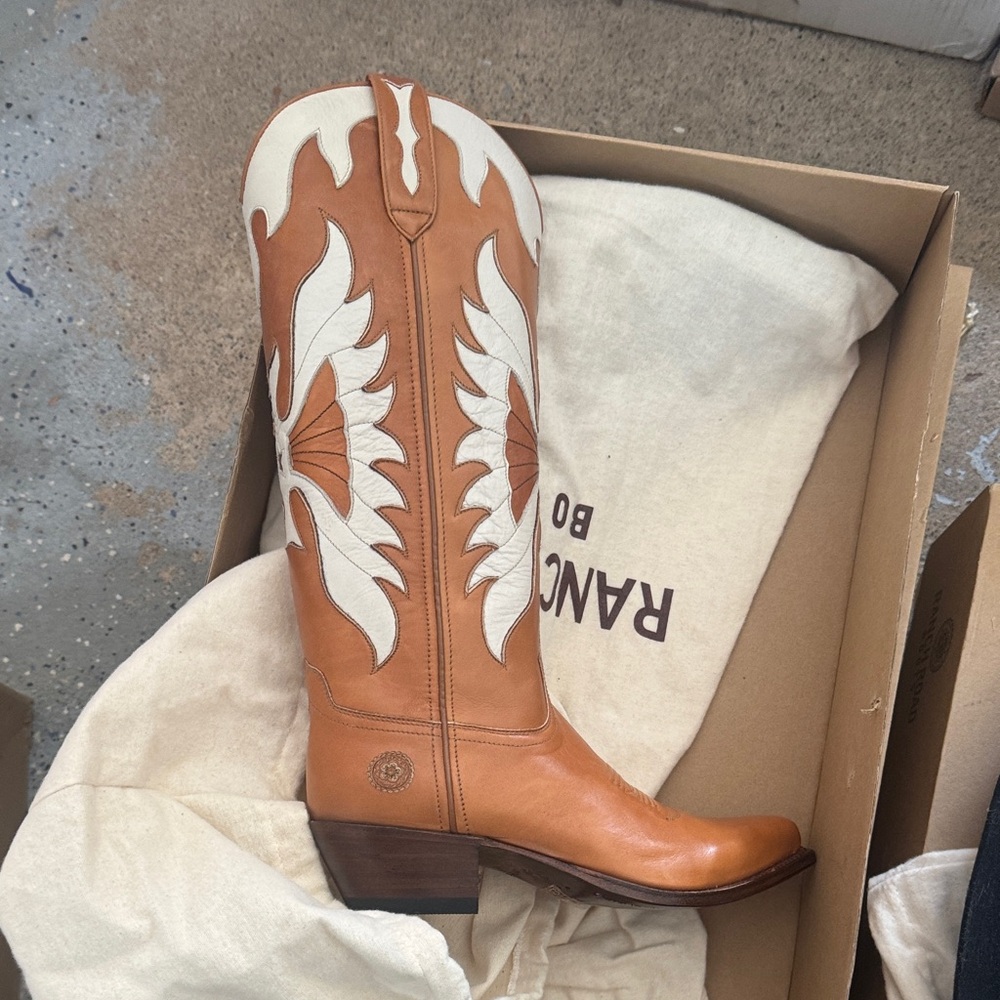 Cowboy Boot Ranch Road Boot Scarlett Firebird. Never worn size 7